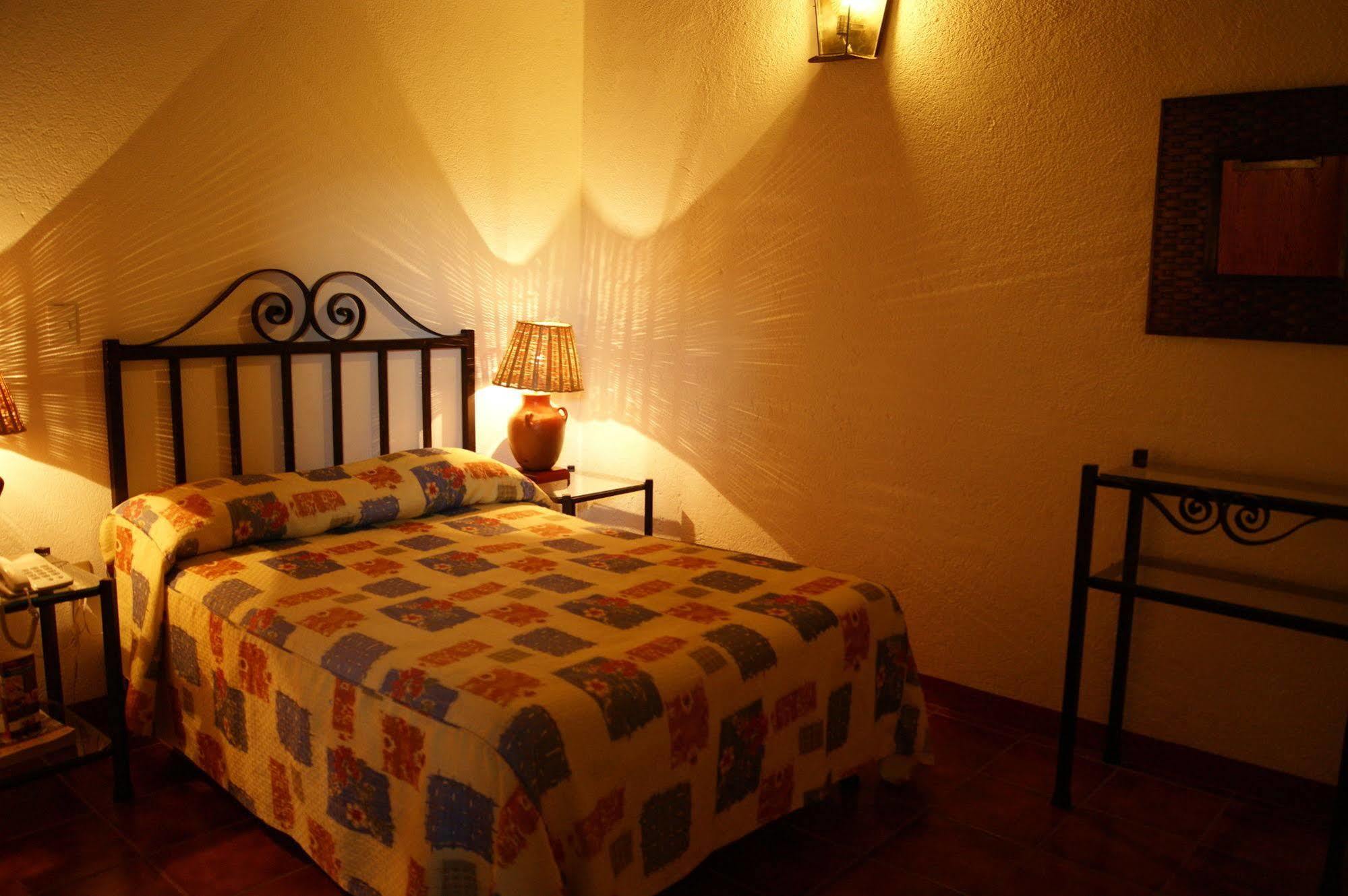 Capital O El Nito Posada Oaxaca Экстерьер фото
